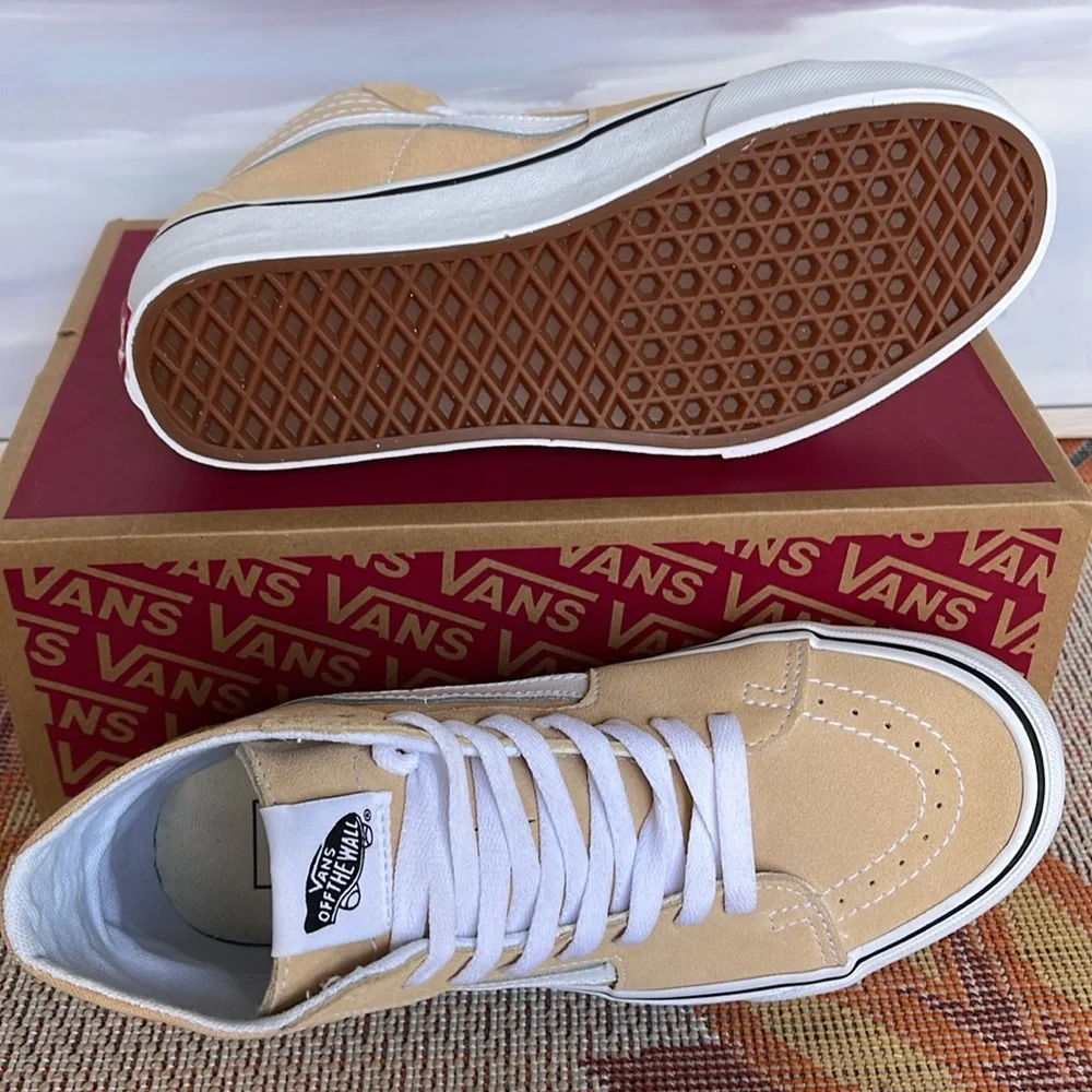 Vans Men’s Sk8-Hi Tapered
Color Theory Honey Peach
VN0A5KRUBLP
Sneakers - Picture 5 of 16